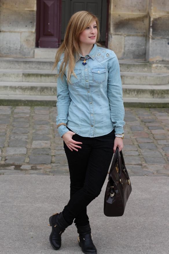 jeans blouse outfit